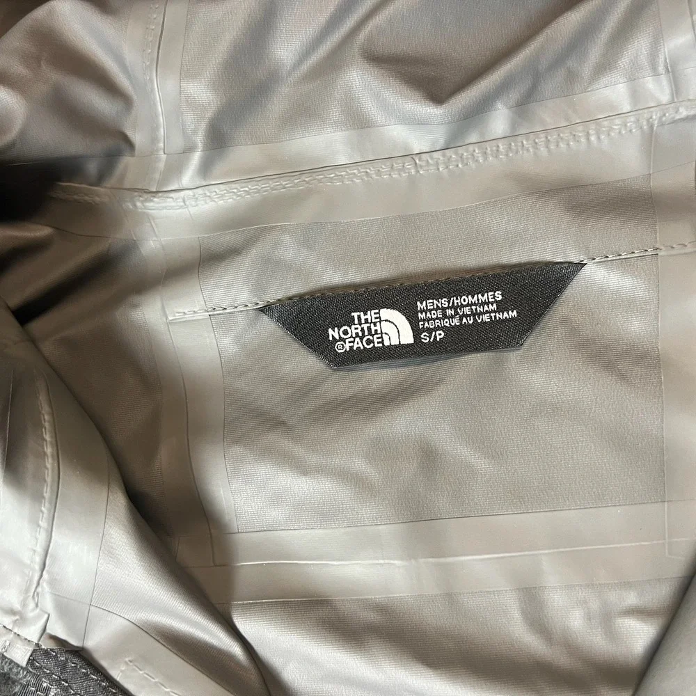 The North Face Rain Jacket Mens Small Grey DryVent Hooded Compass Shell NF0A3LH4